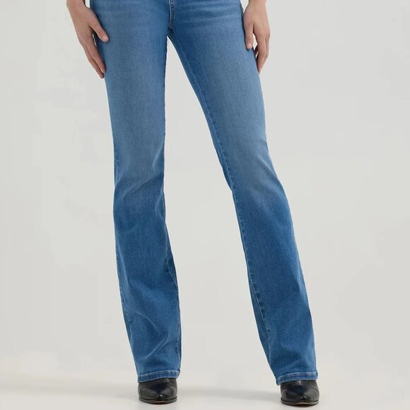 Women's Wrangler Bespoke High Rise Bootcut Jean - Picture 4 of 4